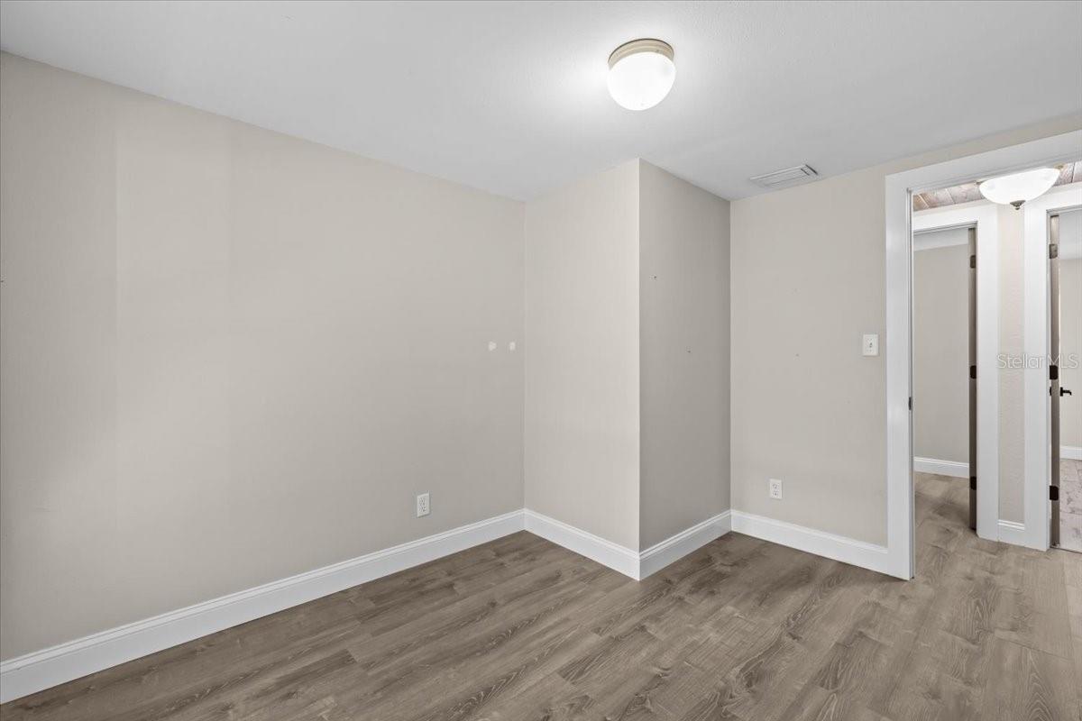 Image 22 of 46 For 4805 Cooper Road