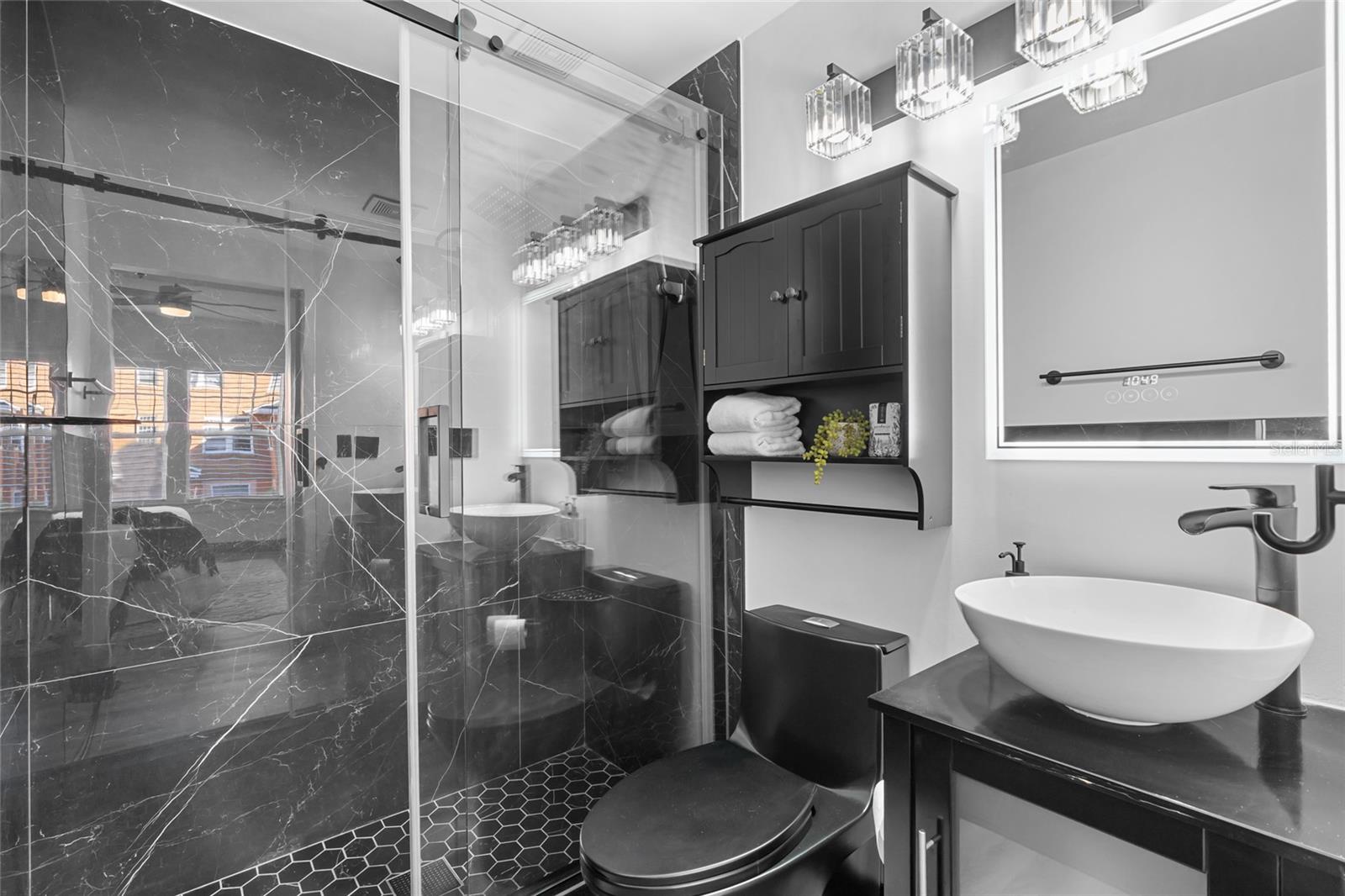 Image 11 of 30 For 219 4th Avenue N 201