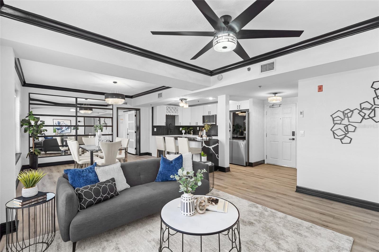 Image 20 of 30 For 219 4th Avenue N 201