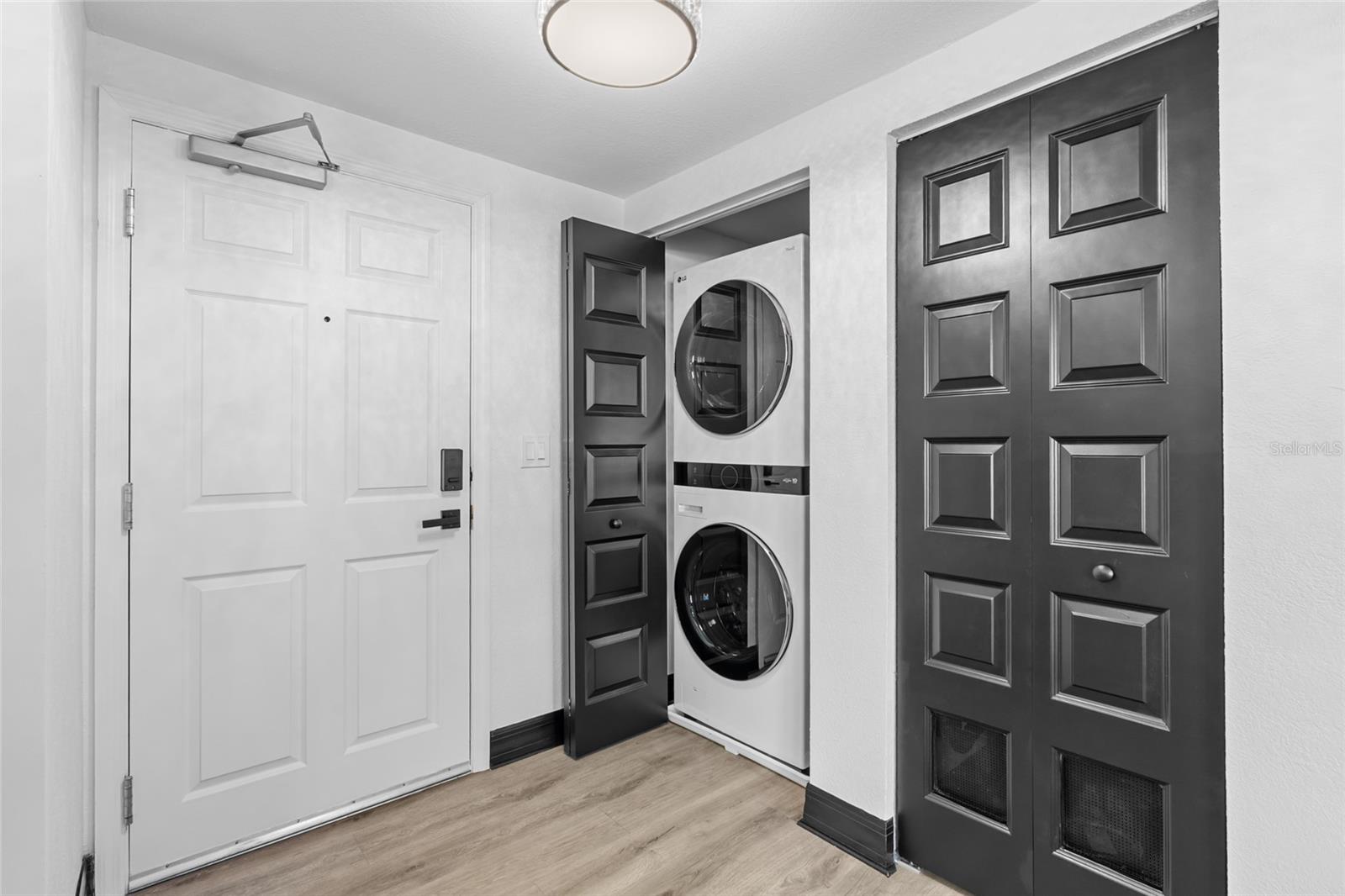 Image 22 of 30 For 219 4th Avenue N 201