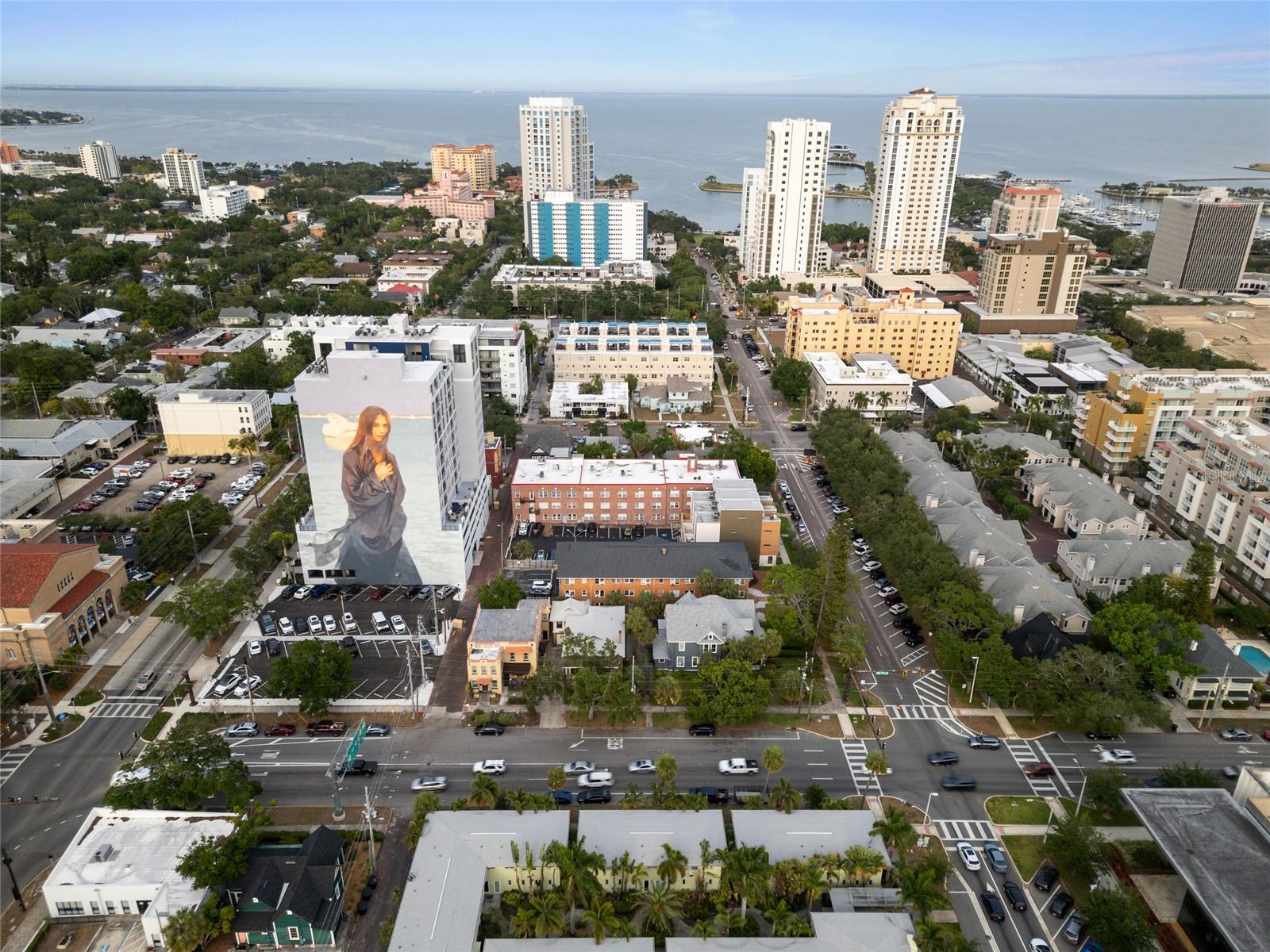 Image 28 of 30 For 219 4th Avenue N 201