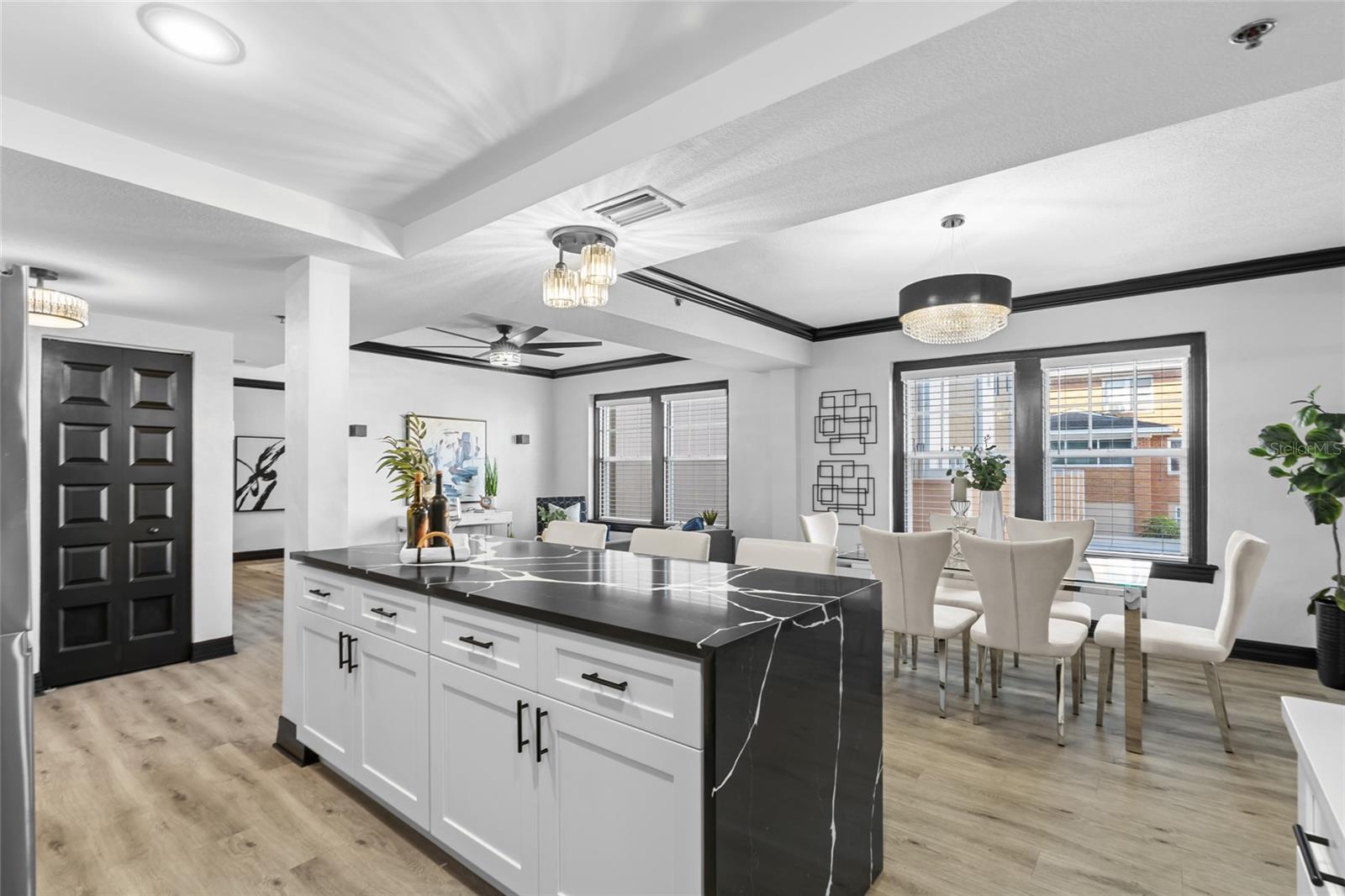 Image 7 of 30 For 219 4th Avenue N 201