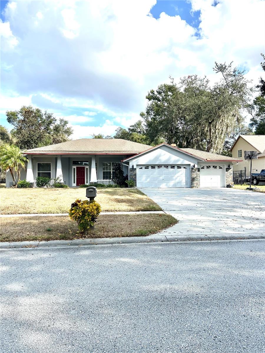 Details for 12221 Anne Kenia Drive, THONOTOSASSA, FL 33592
