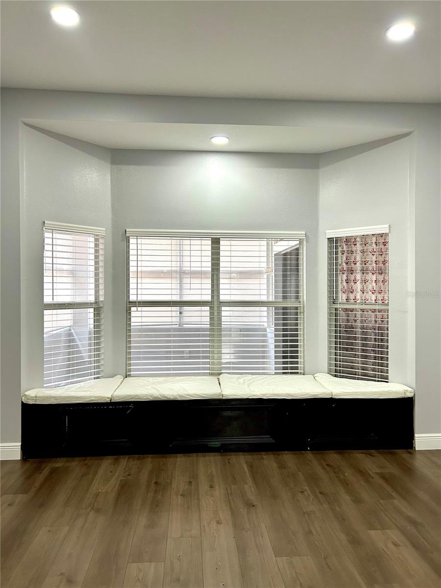 Image 32 of 63 For 12221 Anne Kenia Drive