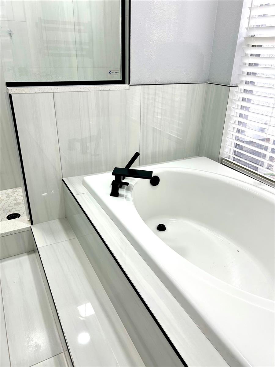 Image 39 of 63 For 12221 Anne Kenia Drive