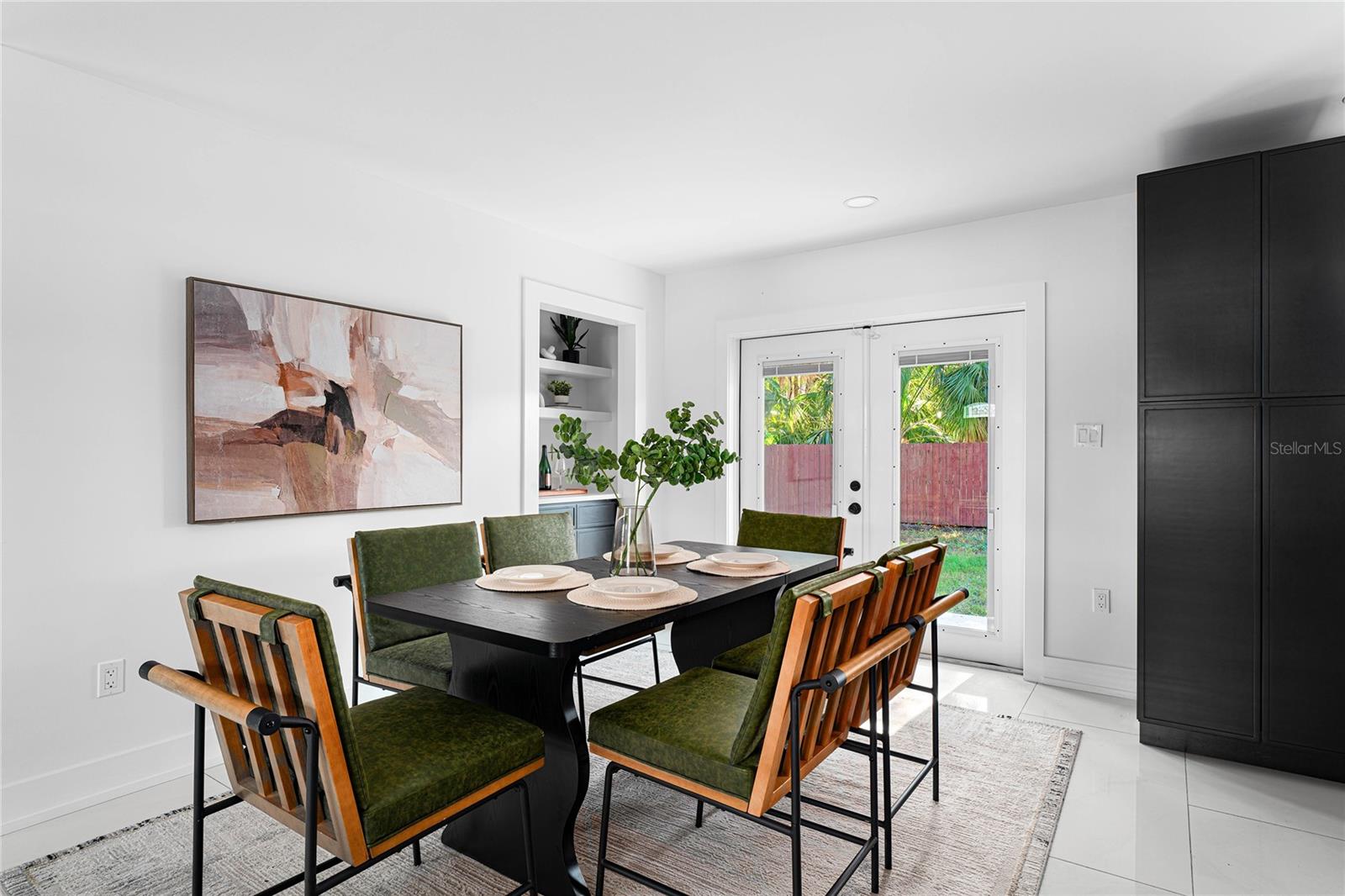 Listing photo id 15 for 4808 Bay Court Avenue