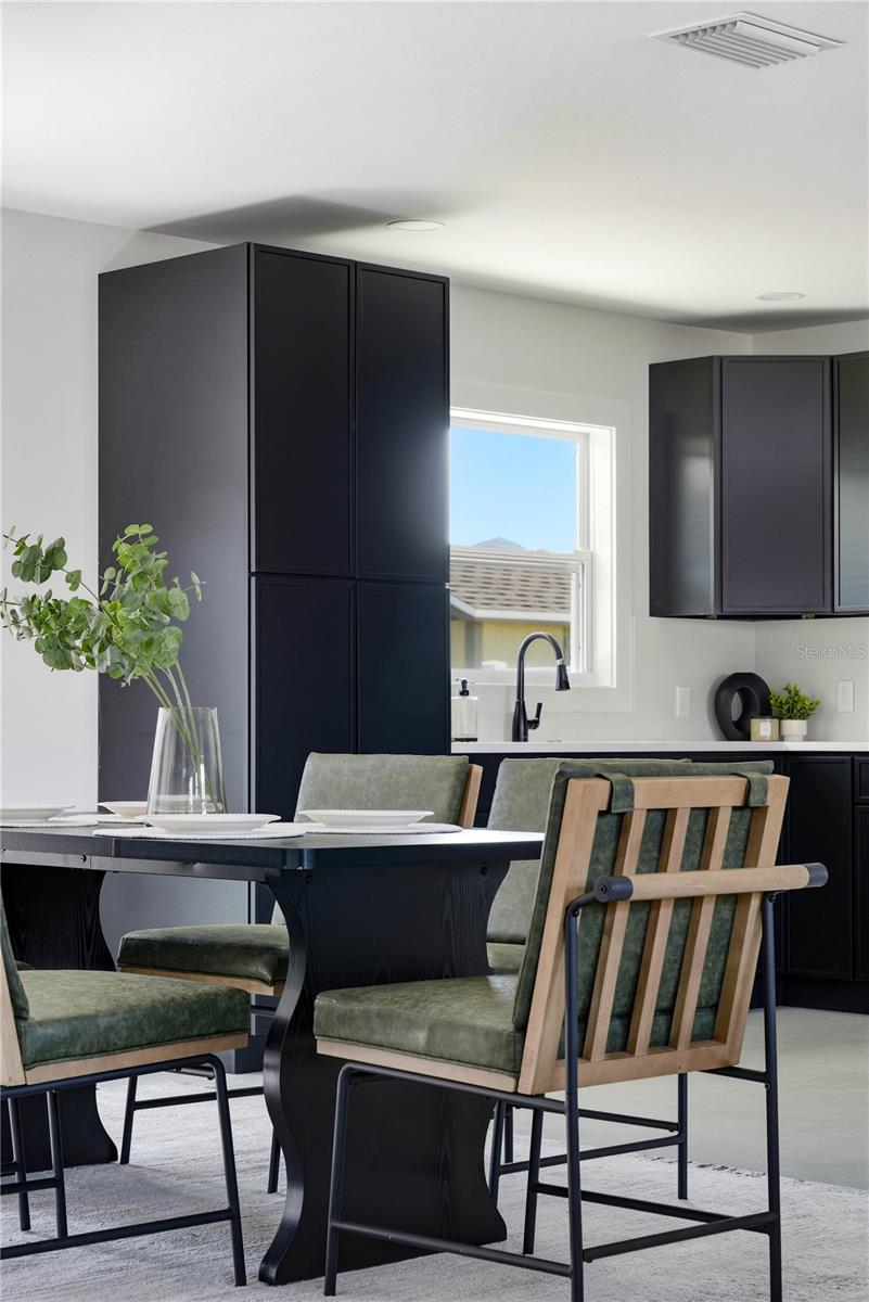 Listing photo id 17 for 4808 Bay Court Avenue