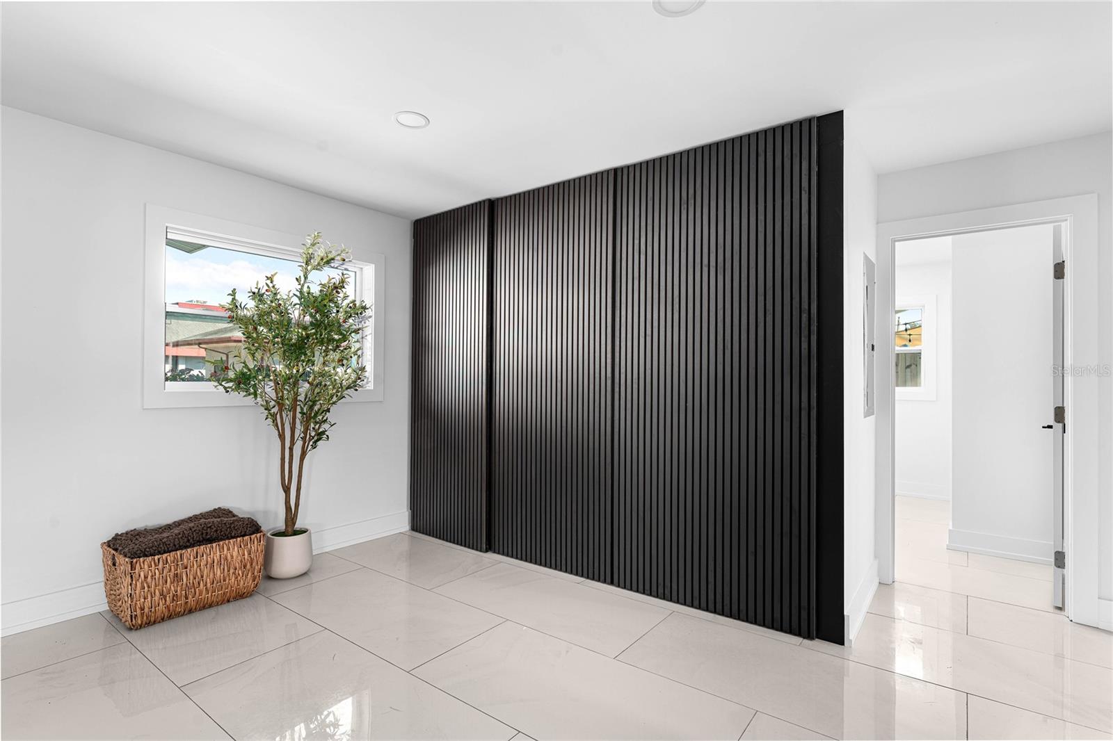 Listing photo id 25 for 4808 Bay Court Avenue