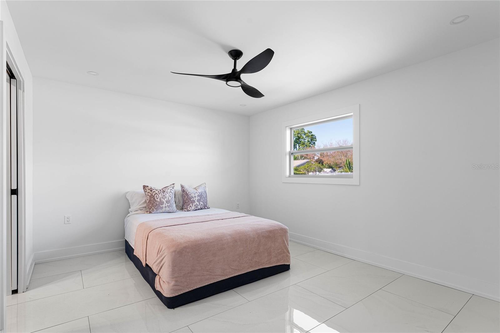 Listing photo id 28 for 4808 Bay Court Avenue