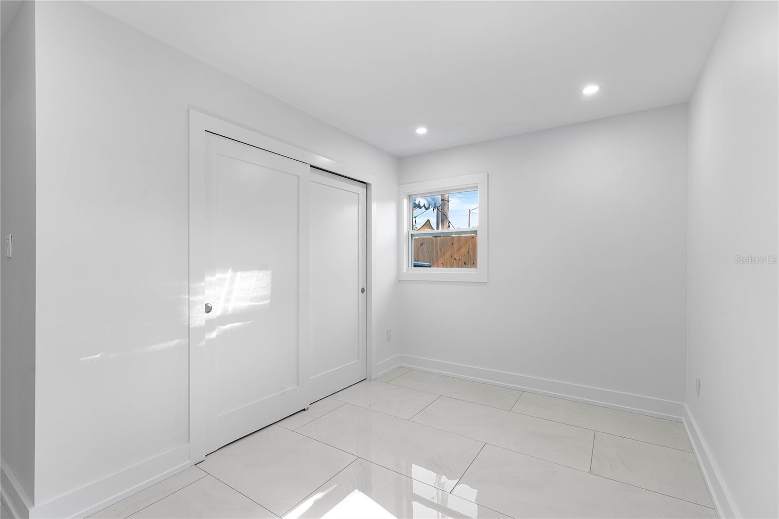 Listing photo id 42 for 4808 Bay Court Avenue