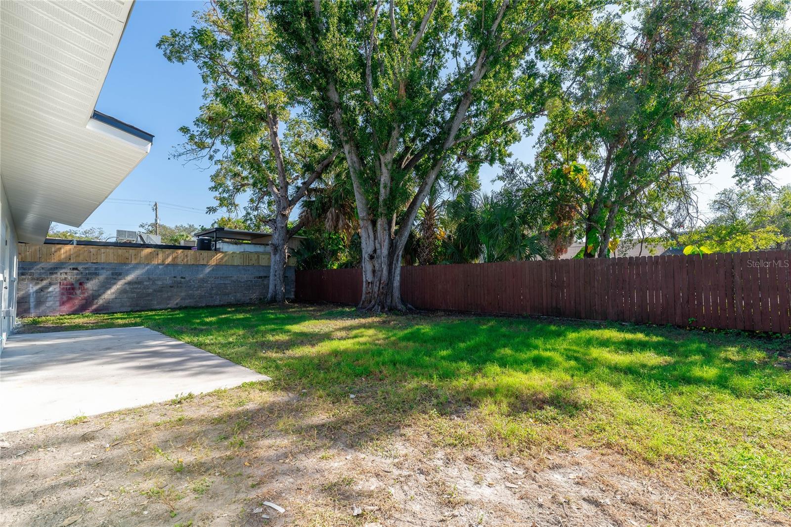 Listing photo id 46 for 4808 Bay Court Avenue