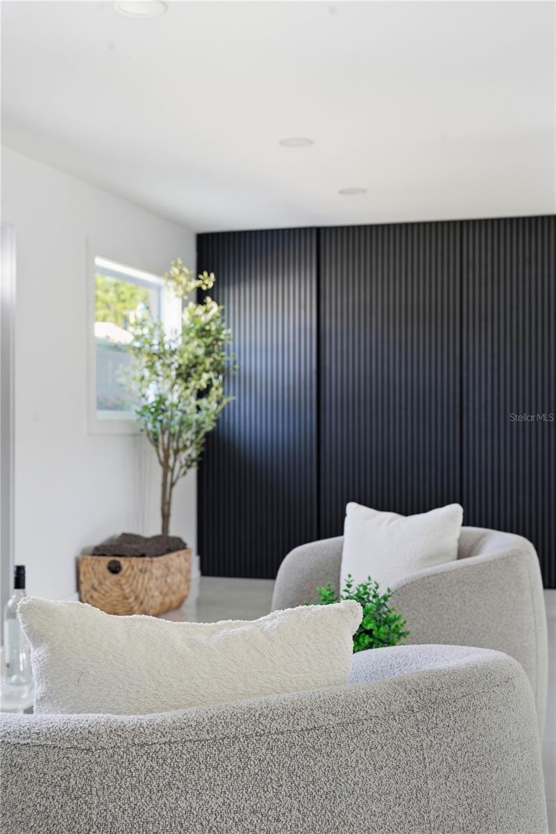 Listing photo id 5 for 4808 Bay Court Avenue