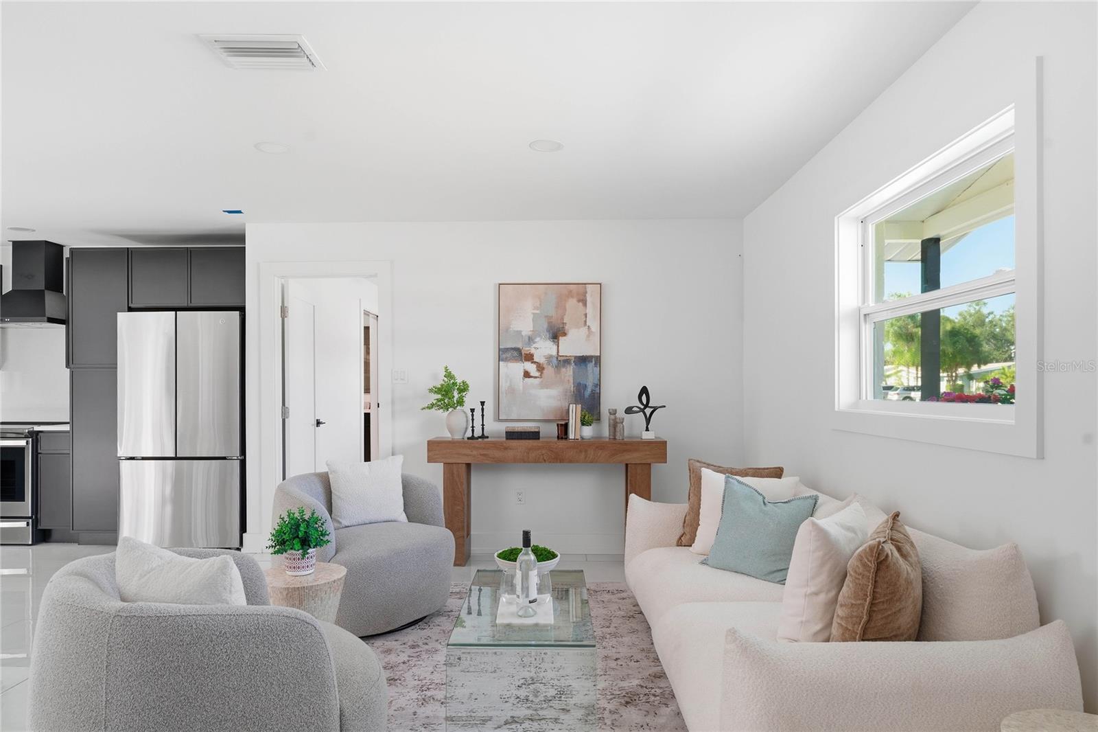 Listing photo id 6 for 4808 Bay Court Avenue