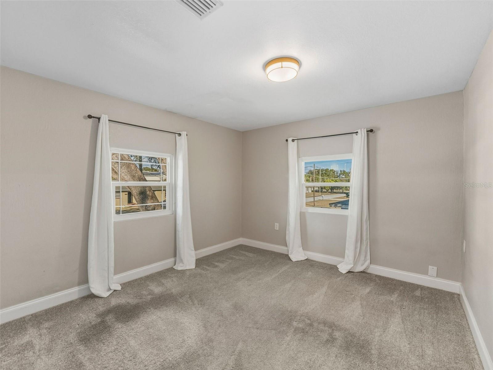 Image 18 of 34 For 4016 Nassau Street