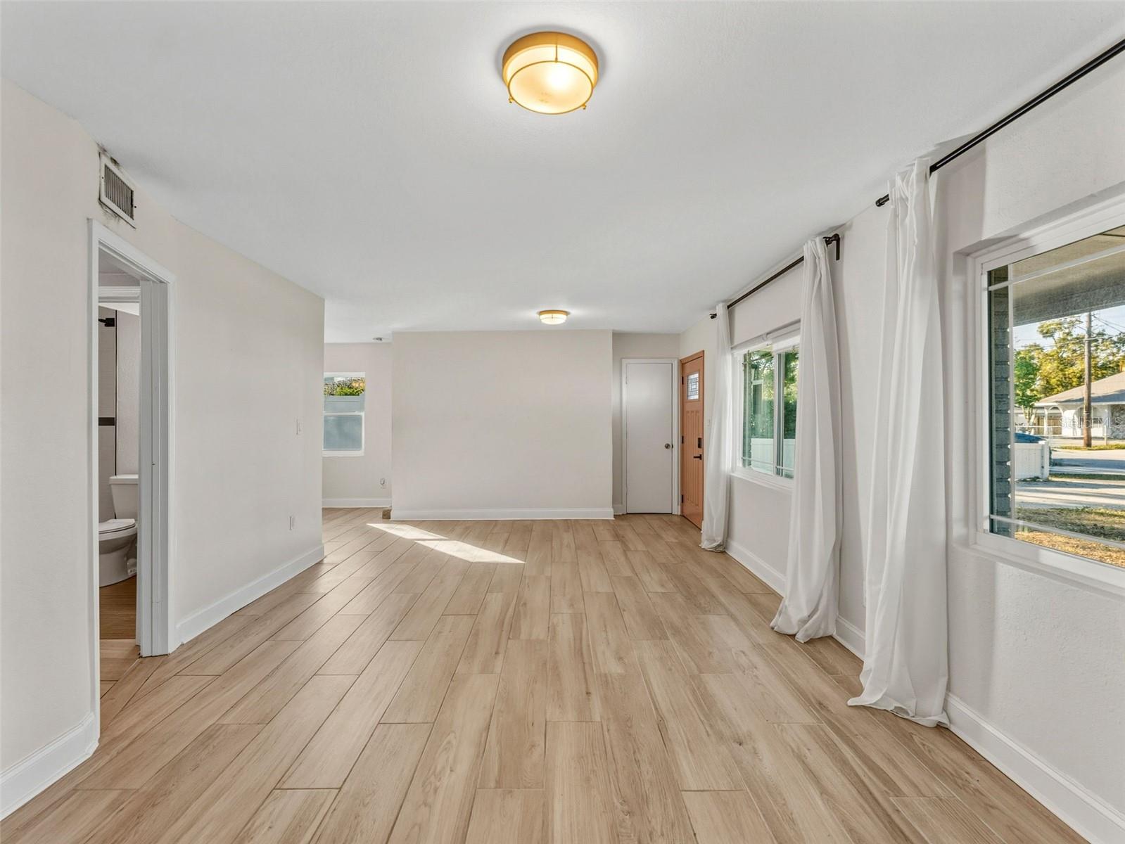 Image 6 of 34 For 4016 Nassau Street