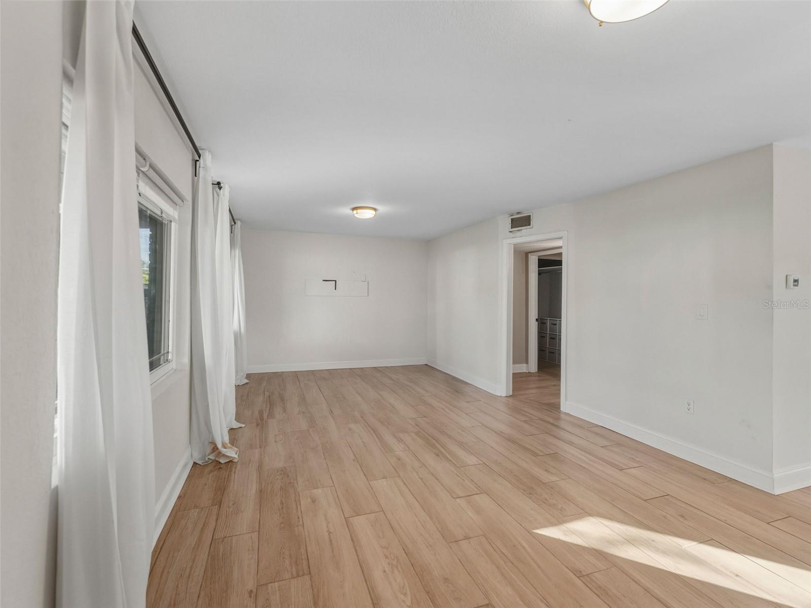 Image 7 of 34 For 4016 Nassau Street