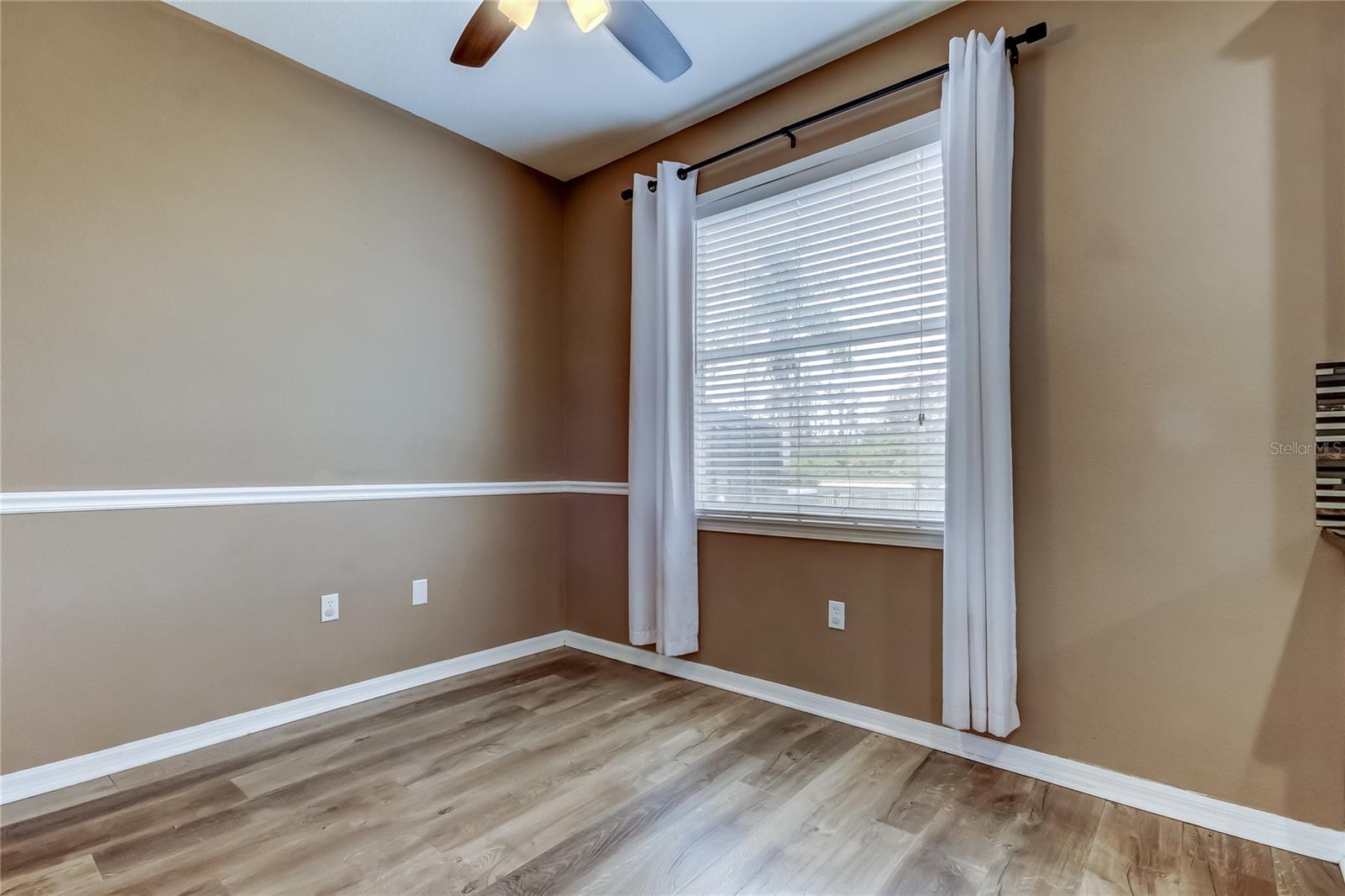 Listing photo id 13 for 6019 Cape Loop