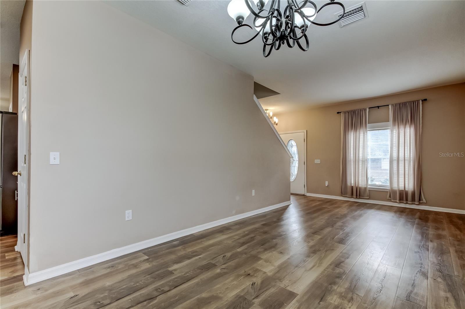 Listing photo id 14 for 6019 Cape Loop