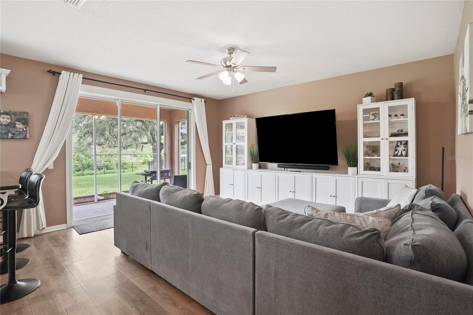 Listing photo id 16 for 6019 Cape Loop