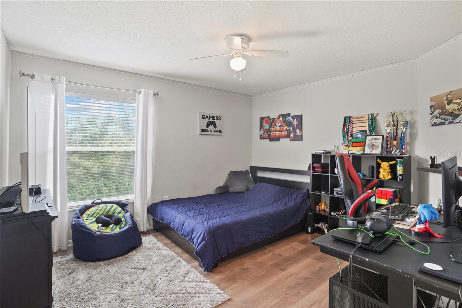 Listing photo id 33 for 6019 Cape Loop