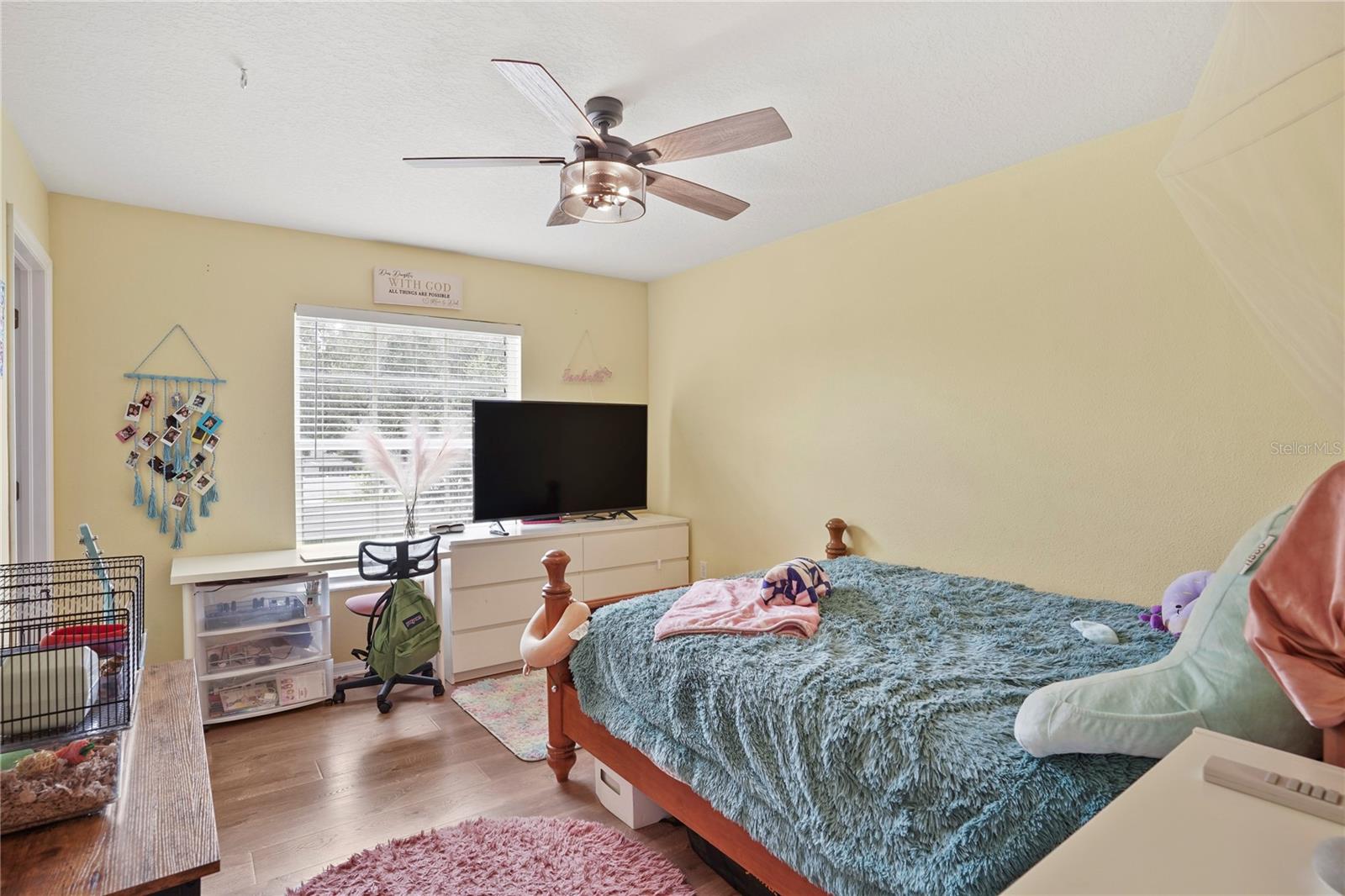 Listing photo id 38 for 6019 Cape Loop