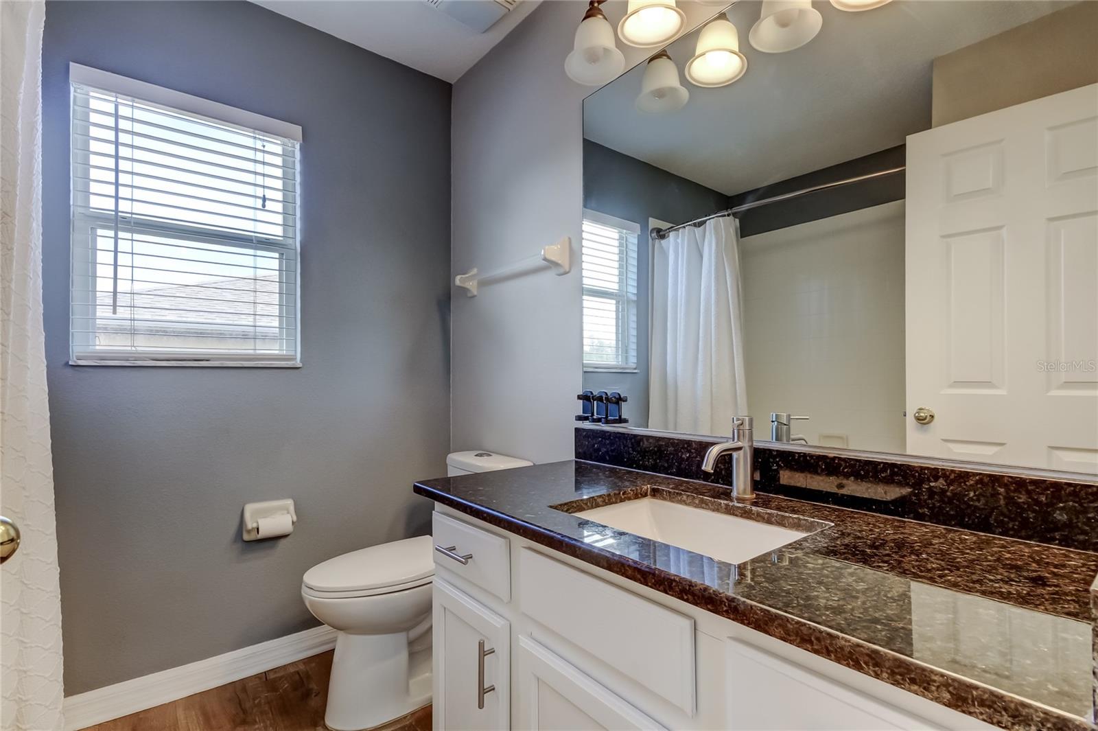 Listing photo id 40 for 6019 Cape Loop