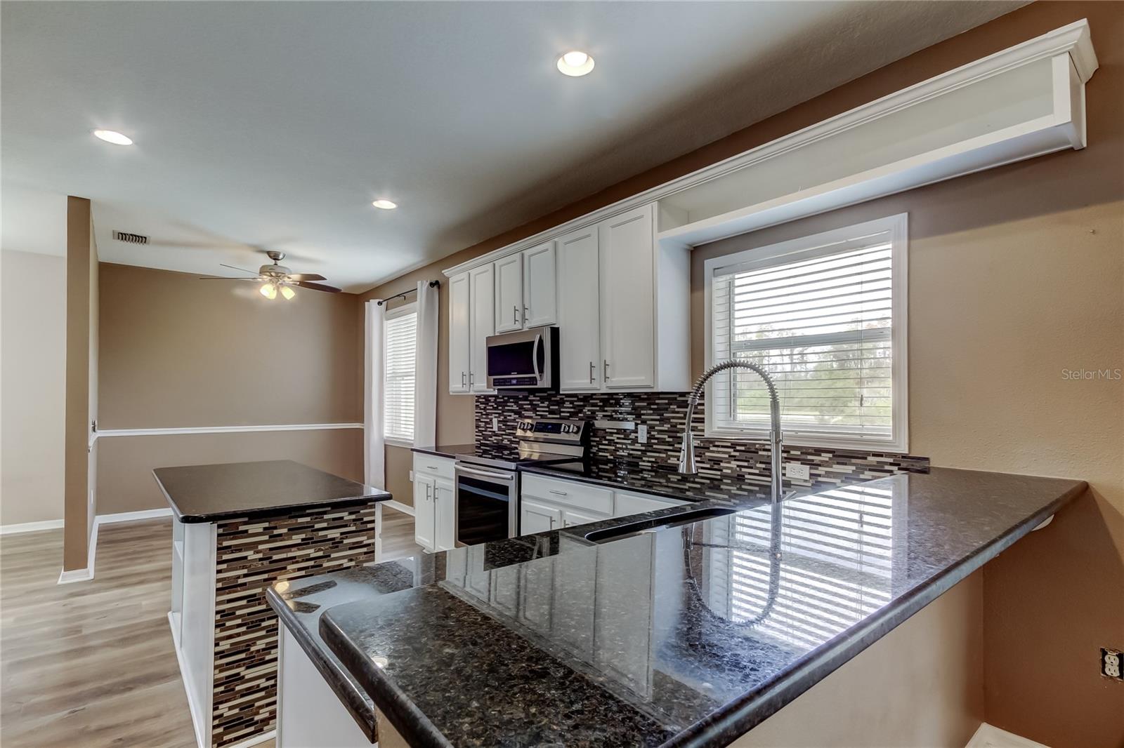 Listing photo id 48 for 6019 Cape Loop