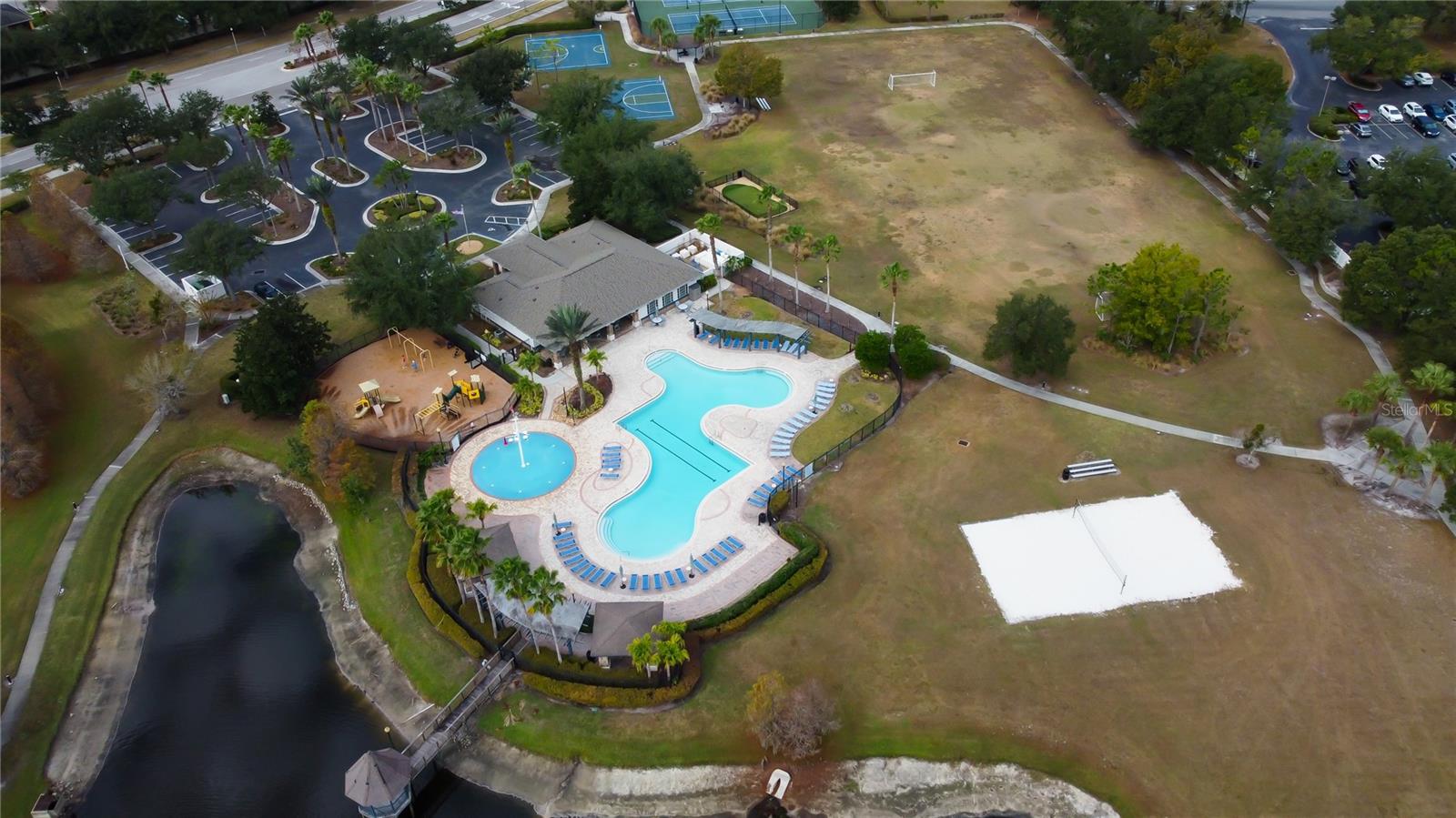 Listing photo id 53 for 6019 Cape Loop