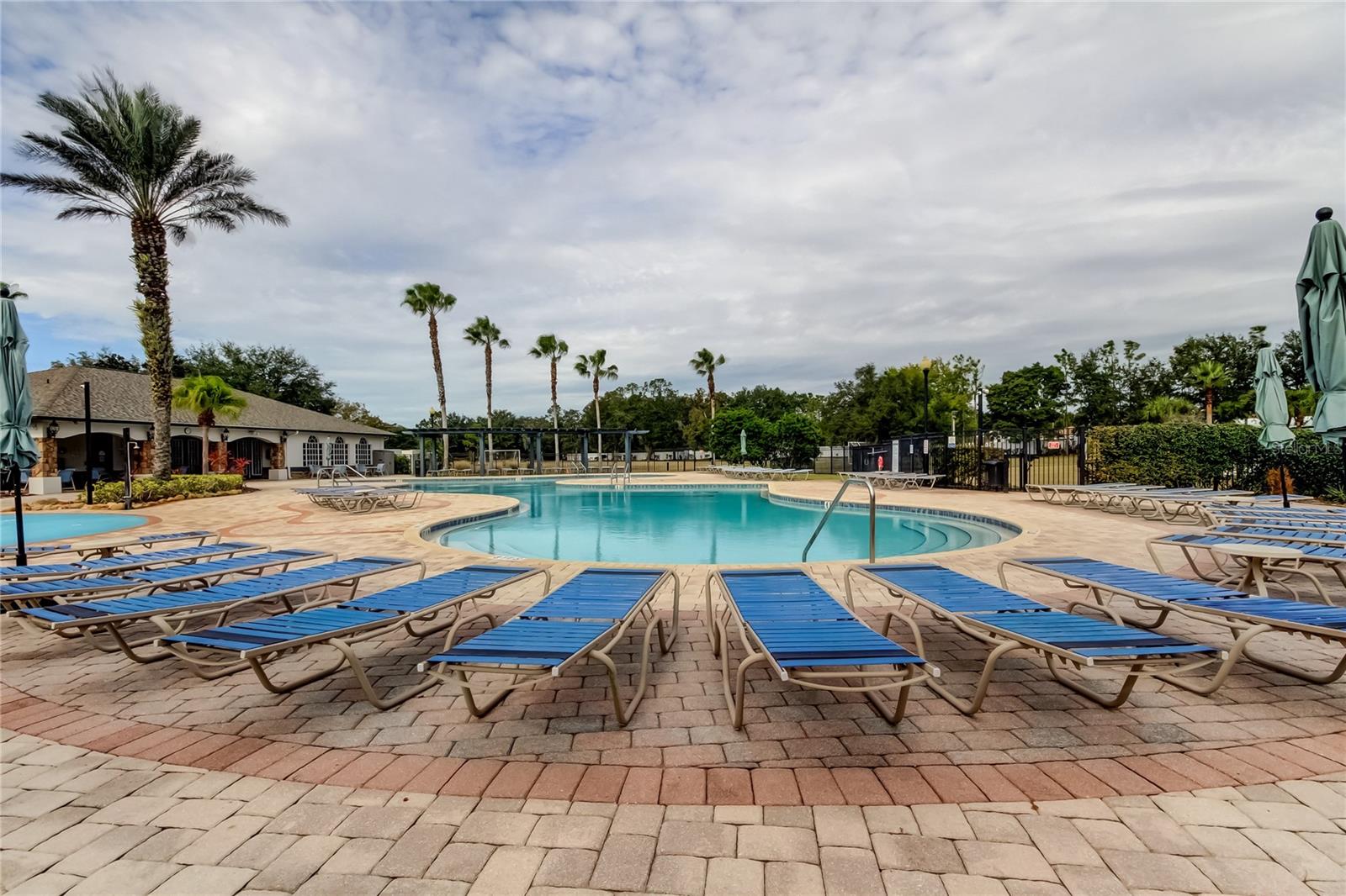 Listing photo id 57 for 6019 Cape Loop