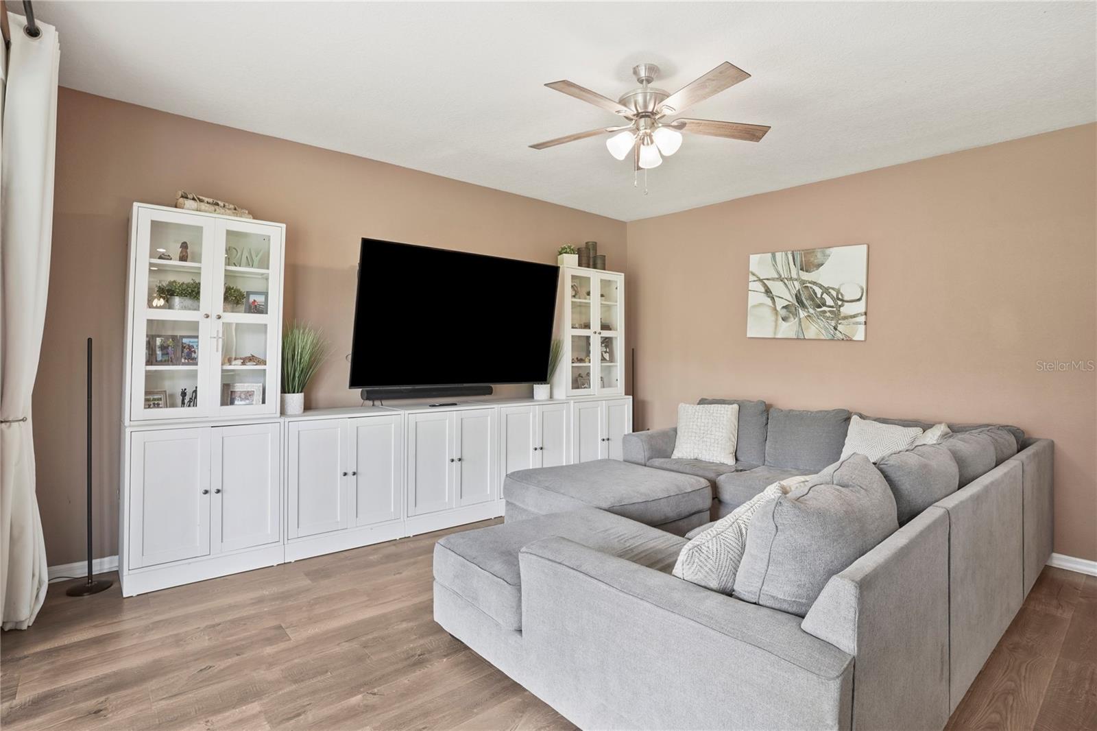 Listing photo id 5 for 6019 Cape Loop