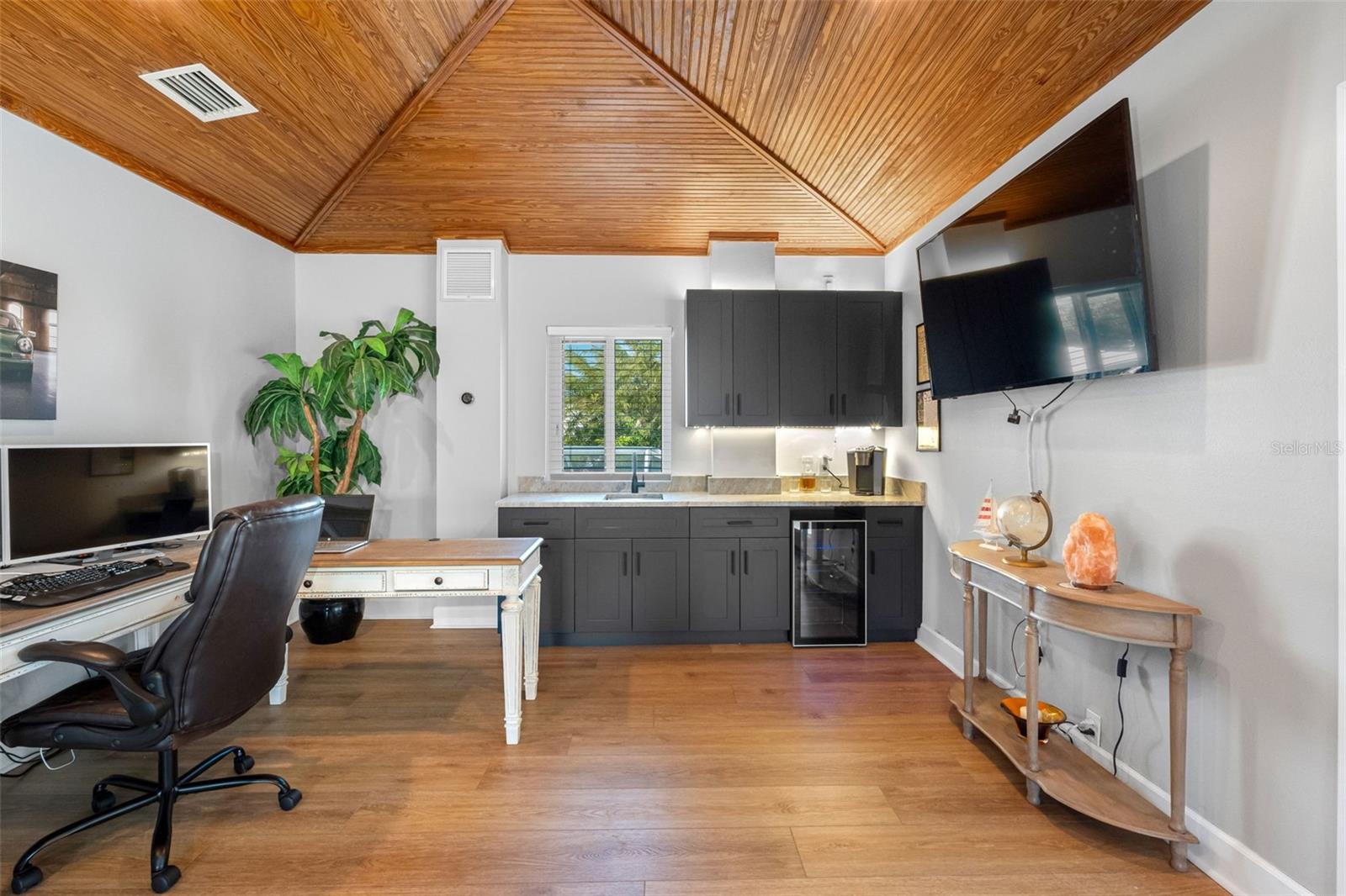 Image 22 of 60 For 7444 Watersilk Drive N