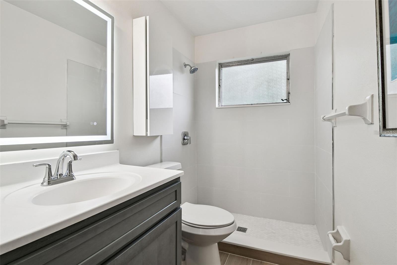 Image 3 of 16 For 4545 37th Avenue N