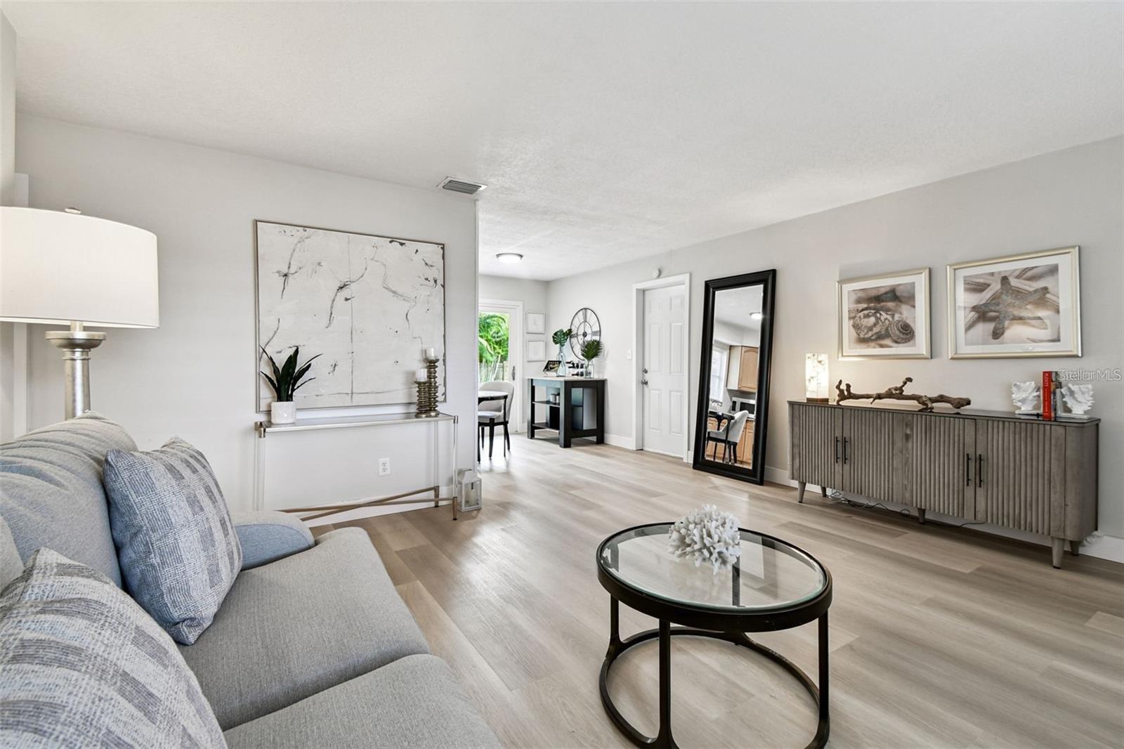 Image 5 of 16 For 4545 37th Avenue N