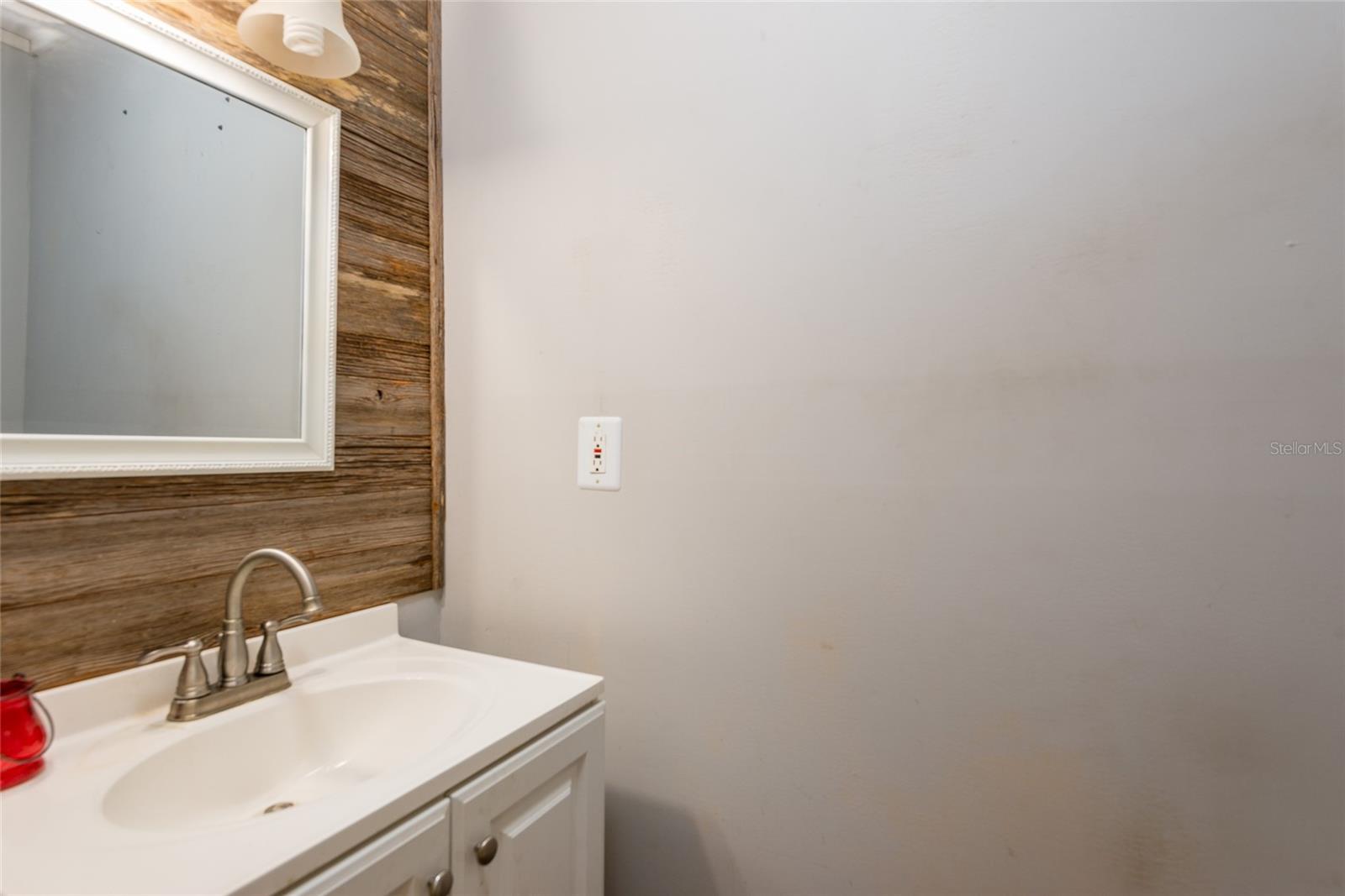 Image 16 of 58 For 2641 Mcintosh Road