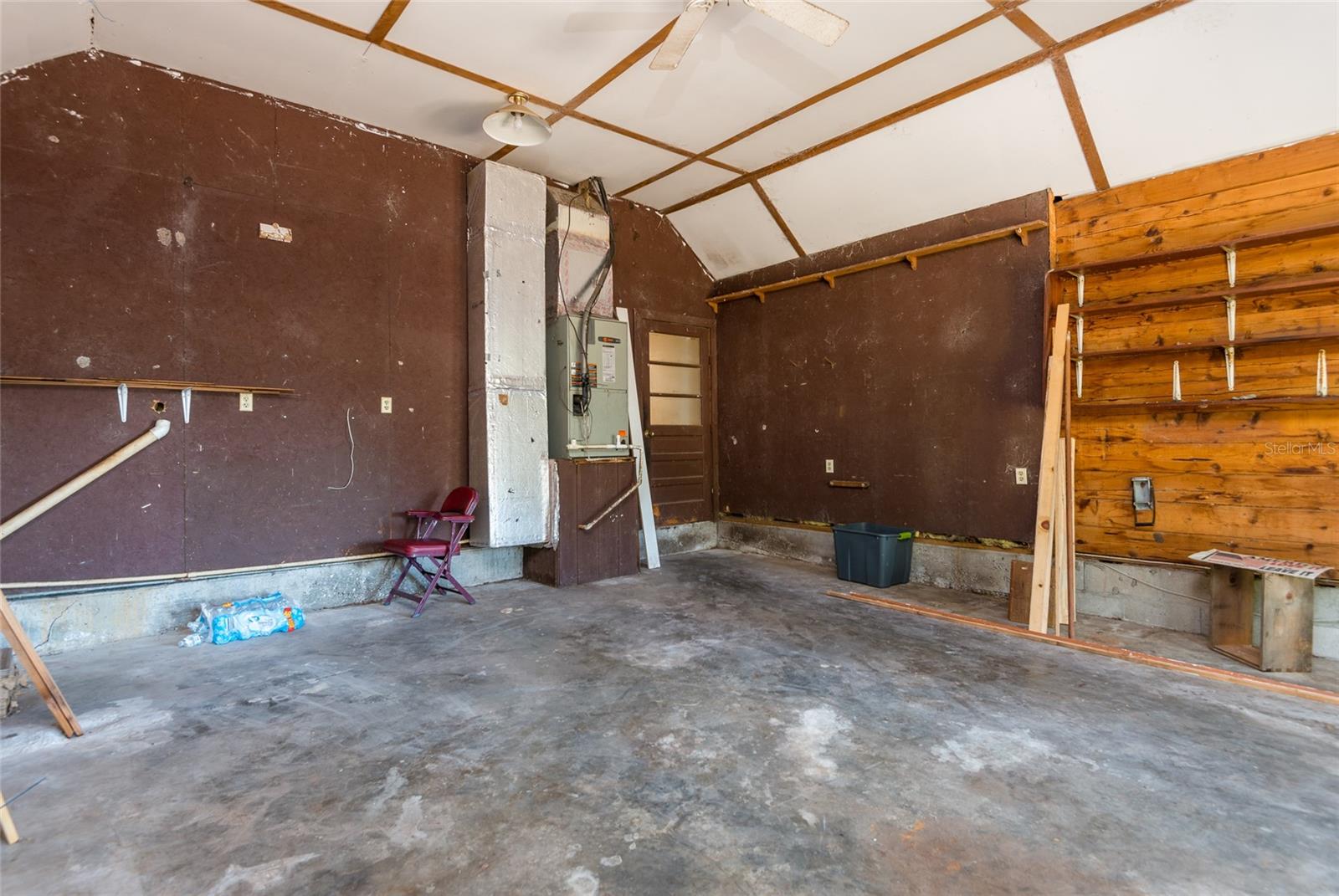 Image 19 of 58 For 2641 Mcintosh Road