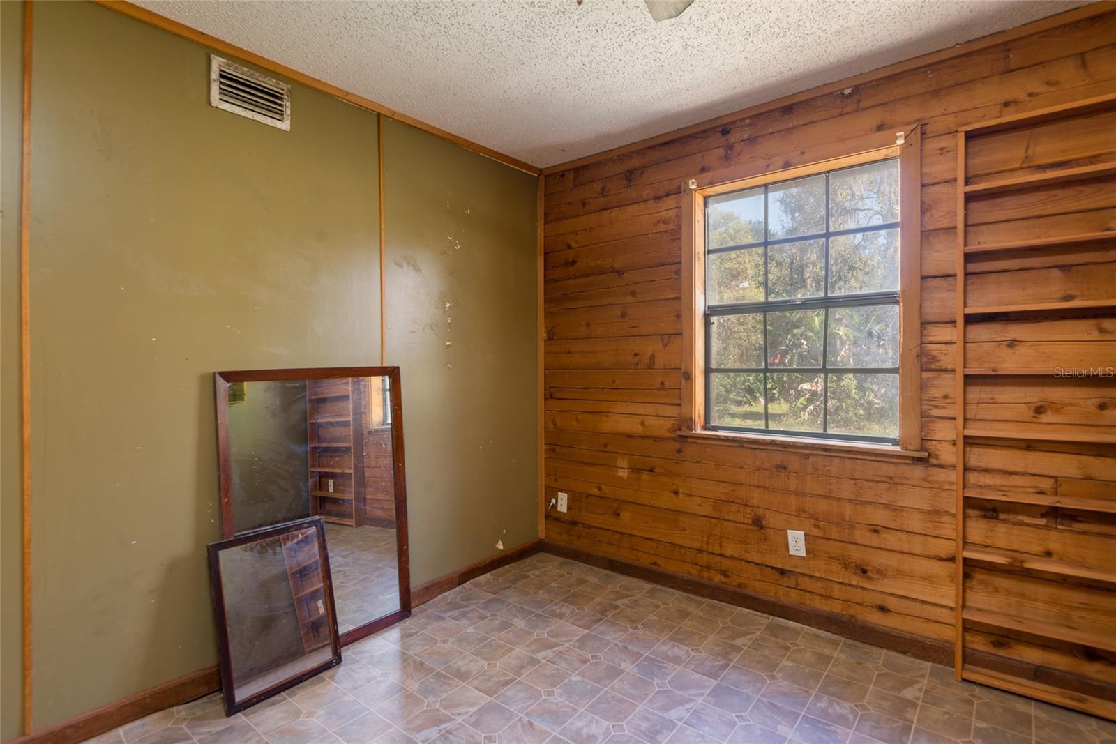 Image 20 of 58 For 2641 Mcintosh Road