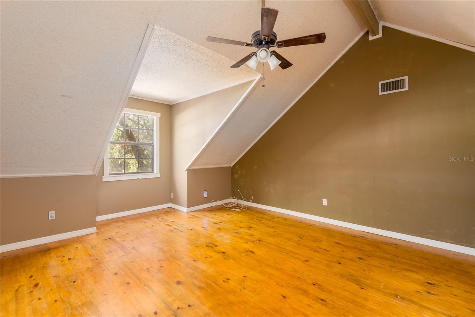 Image 24 of 58 For 2641 Mcintosh Road