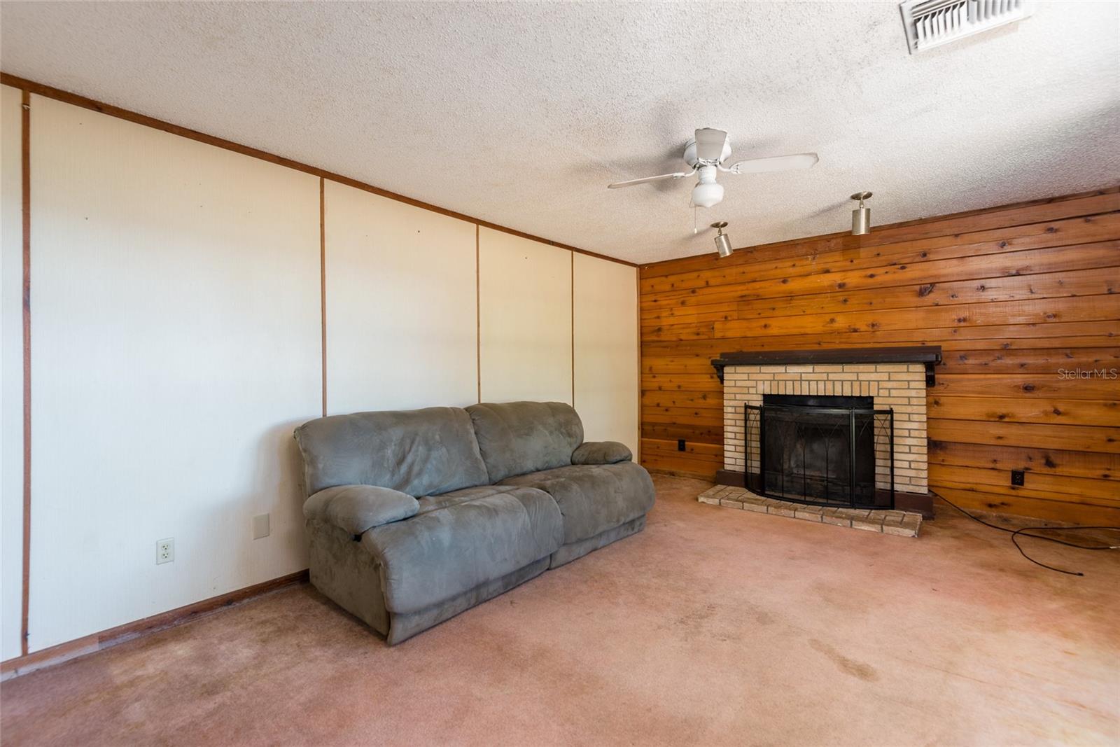 Image 6 of 58 For 2641 Mcintosh Road