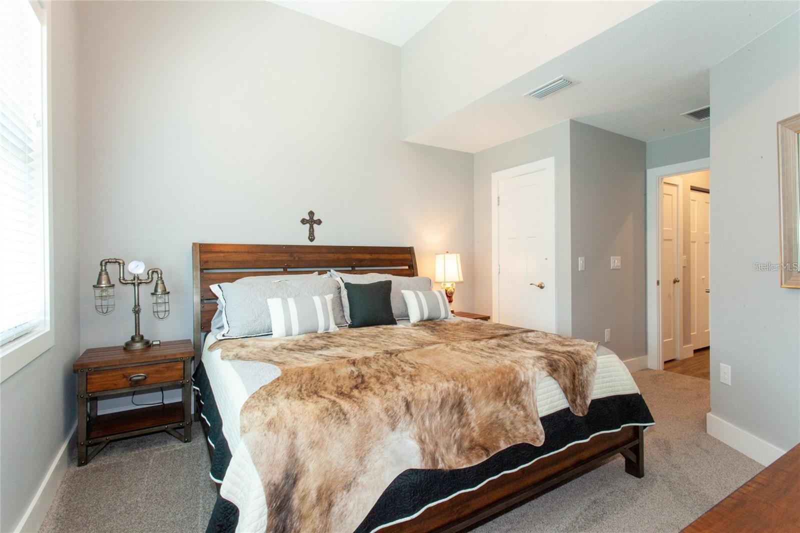 Image 14 of 21 For 1273 Savona Drive Ne