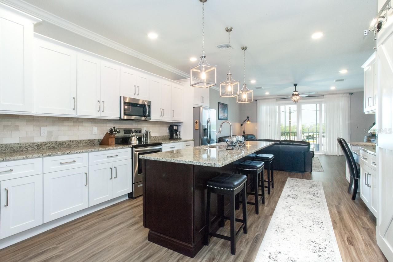 Image 7 of 21 For 1273 Savona Drive Ne