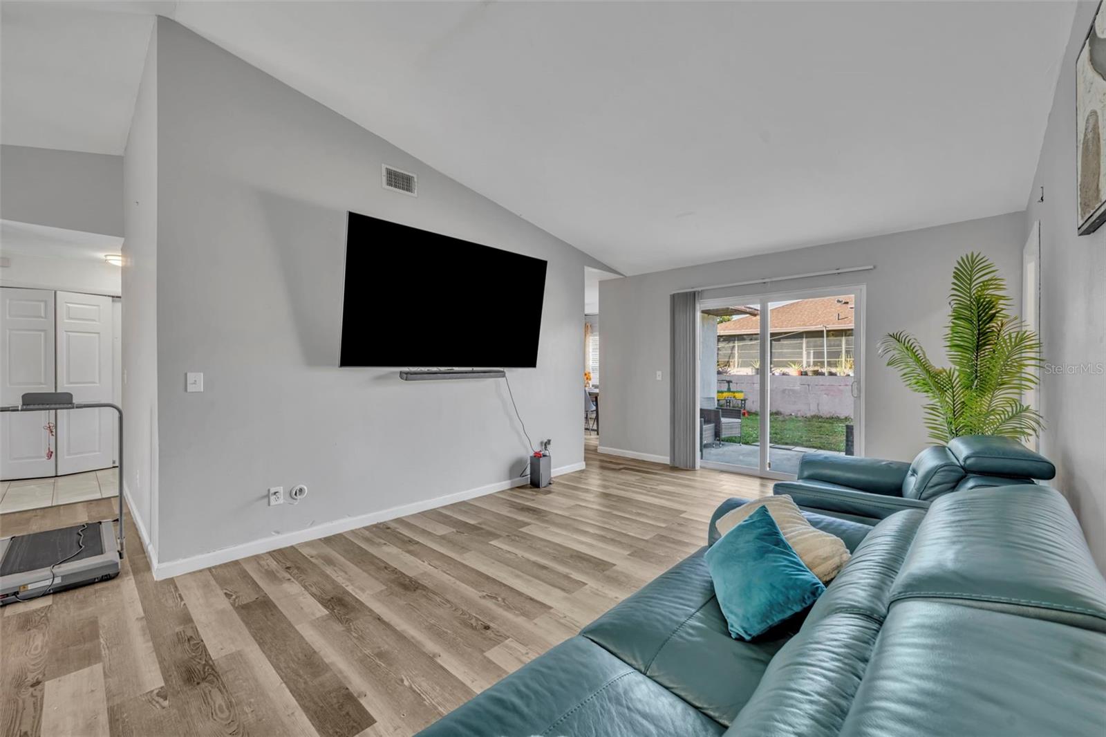 Image 6 of 55 For 15215 39th Circle