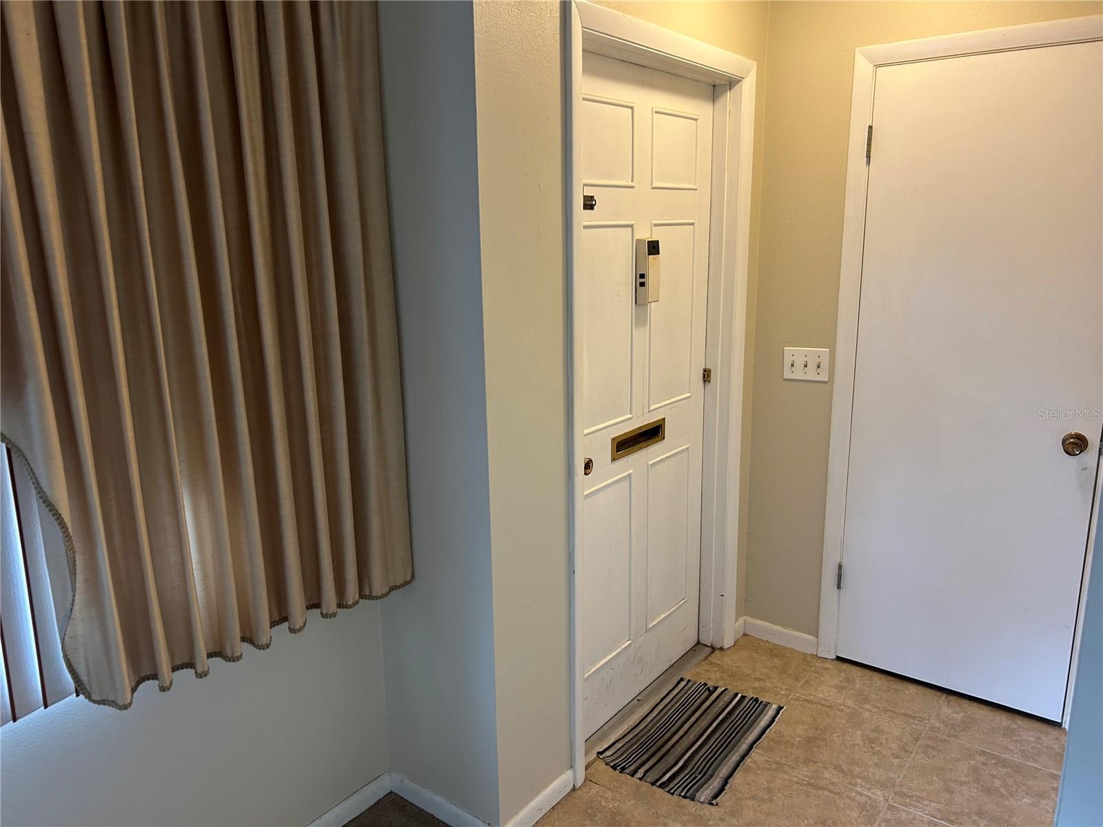 Image 3 of 16 For 8465 Calais N