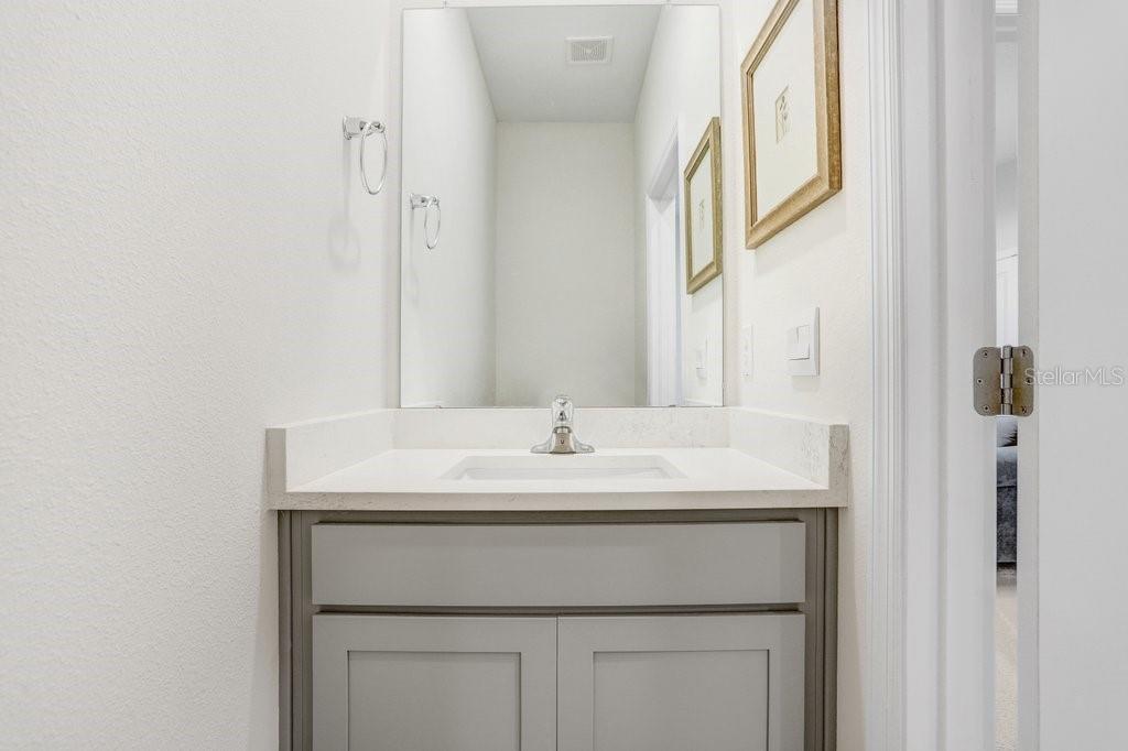 Image 13 of 39 For 33570 Darley Dale Trail