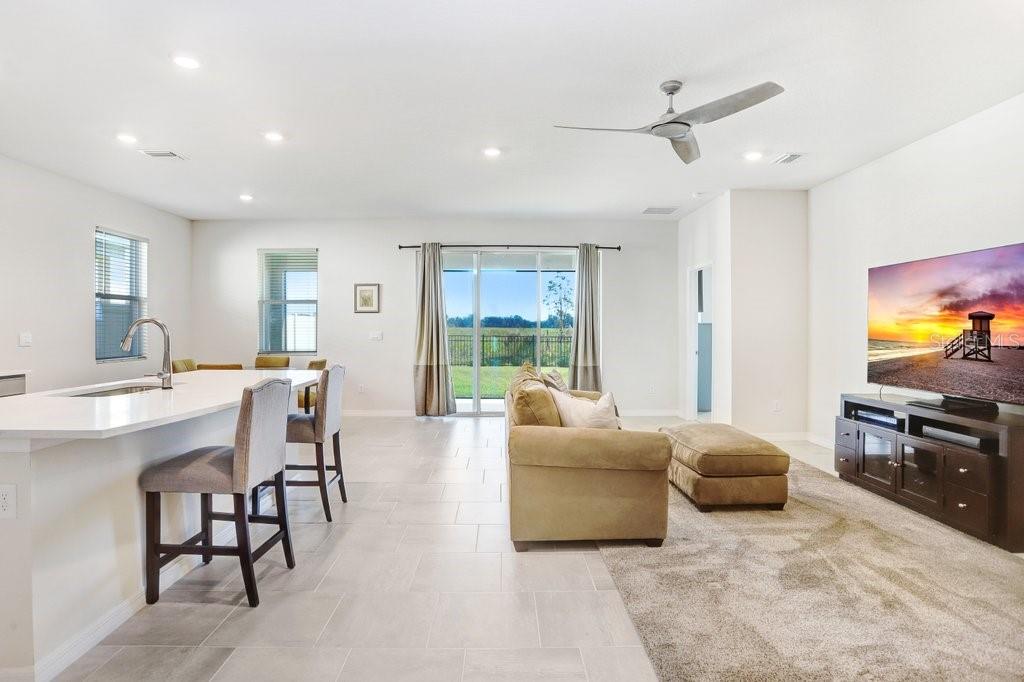 Image 14 of 39 For 33570 Darley Dale Trail