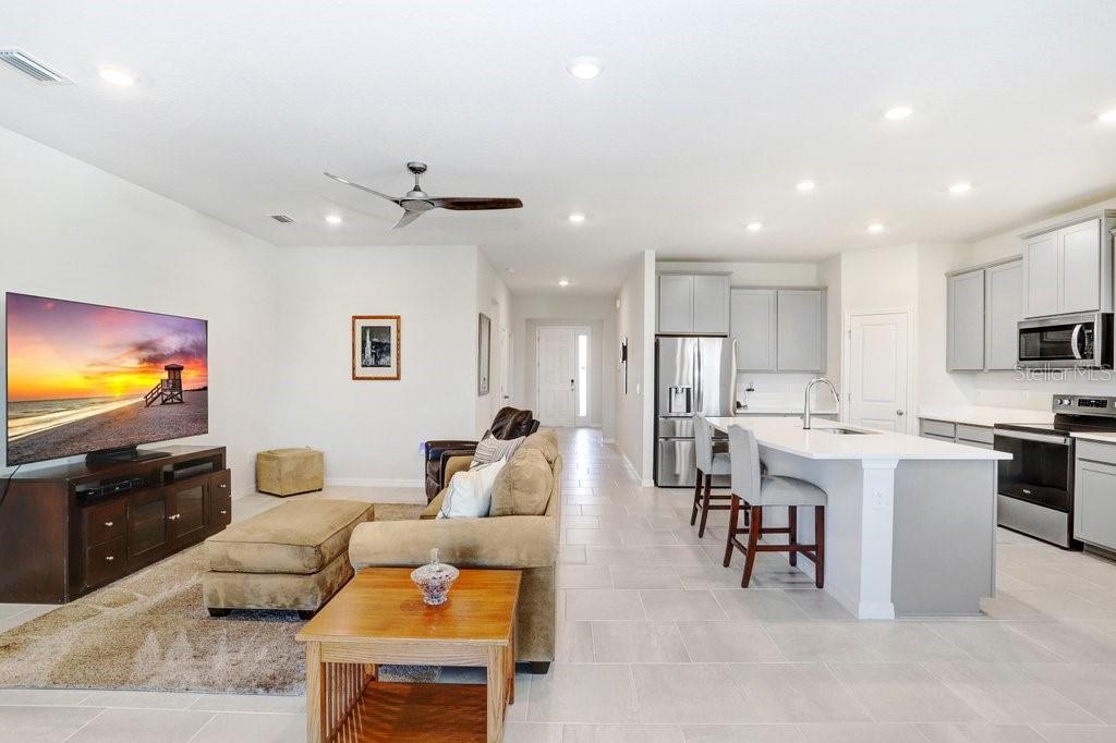 Image 20 of 39 For 33570 Darley Dale Trail