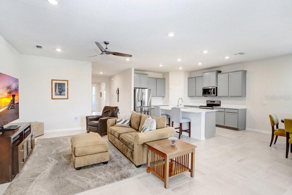 Image 23 of 39 For 33570 Darley Dale Trail