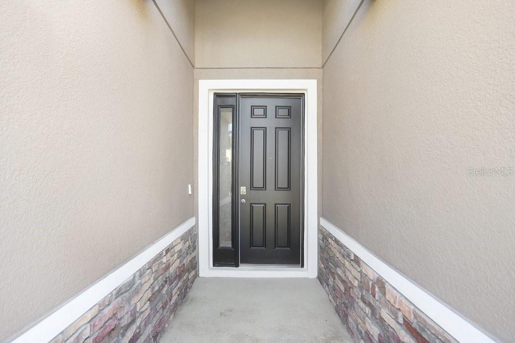 Image 5 of 39 For 33570 Darley Dale Trail