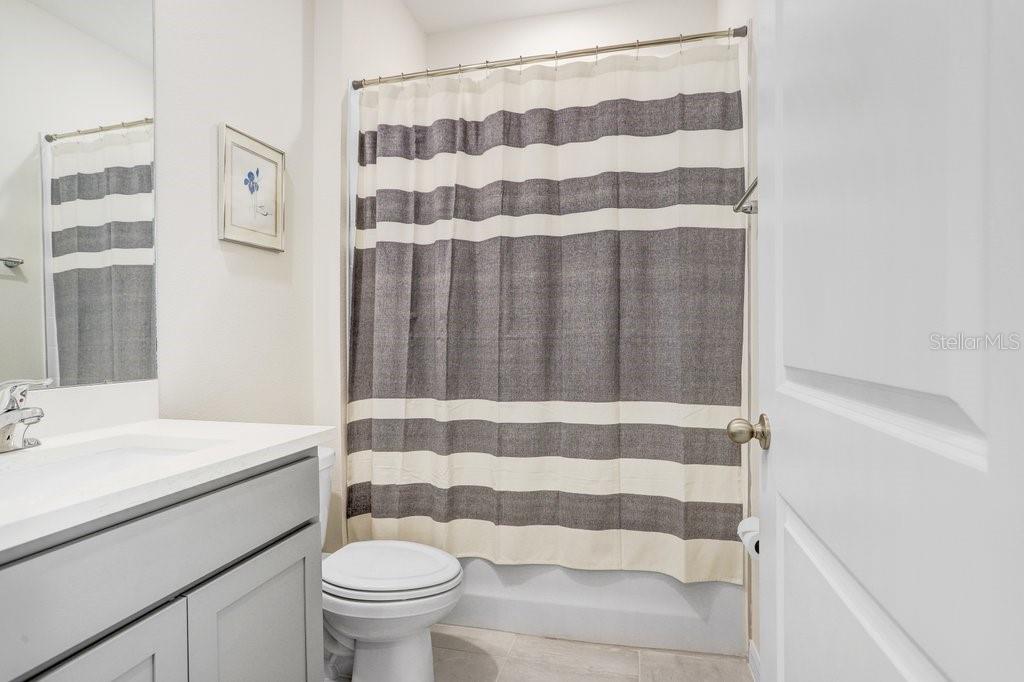 Image 8 of 39 For 33570 Darley Dale Trail