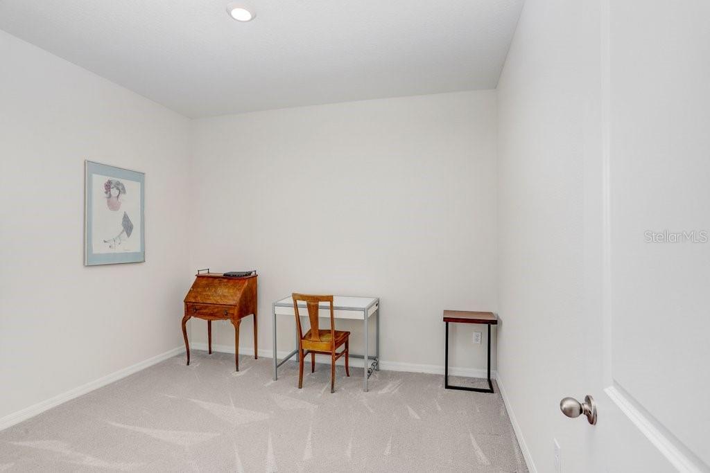 Image 9 of 39 For 33570 Darley Dale Trail