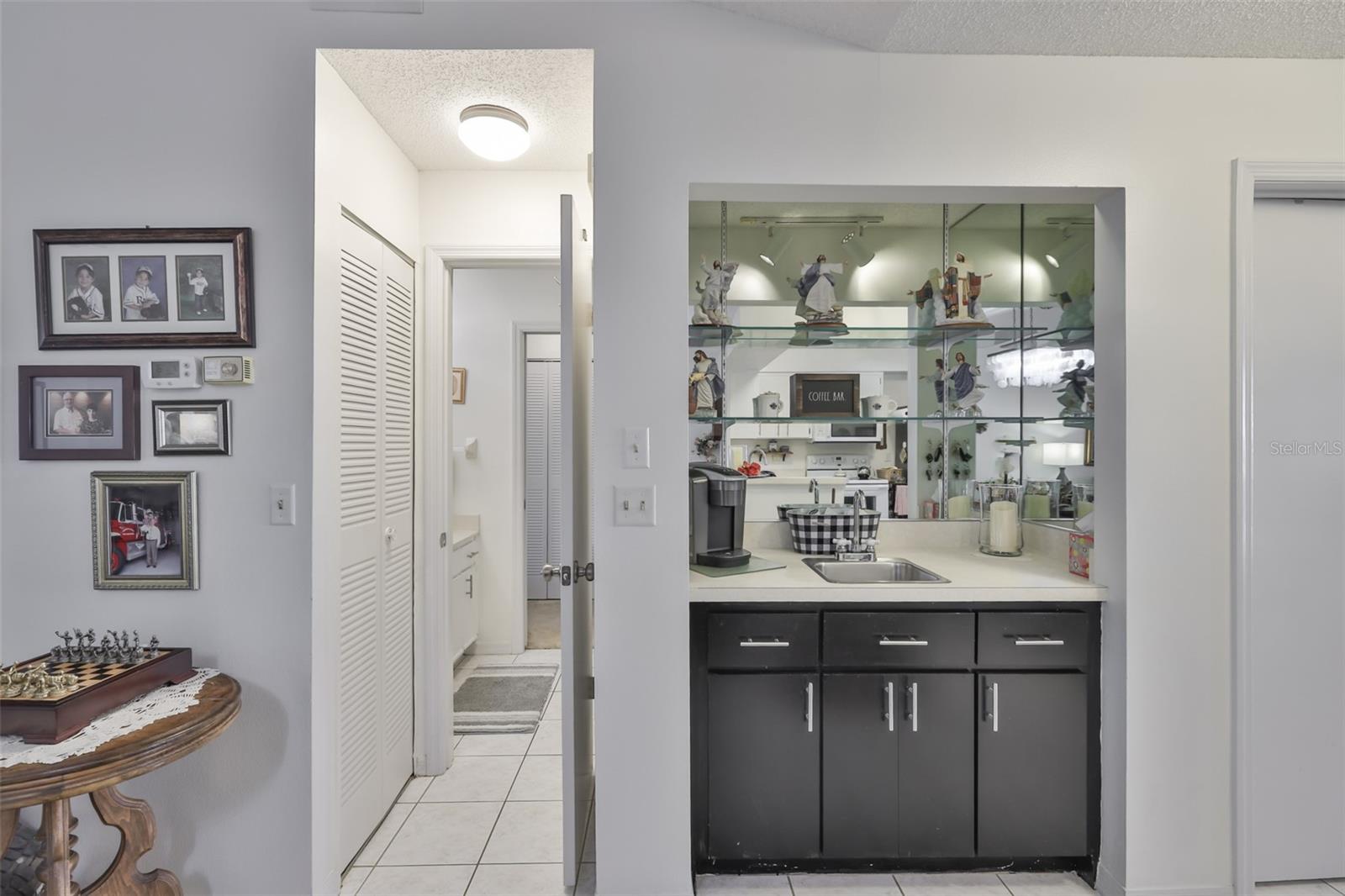 Image 11 of 37 For 313 Knottwood Court